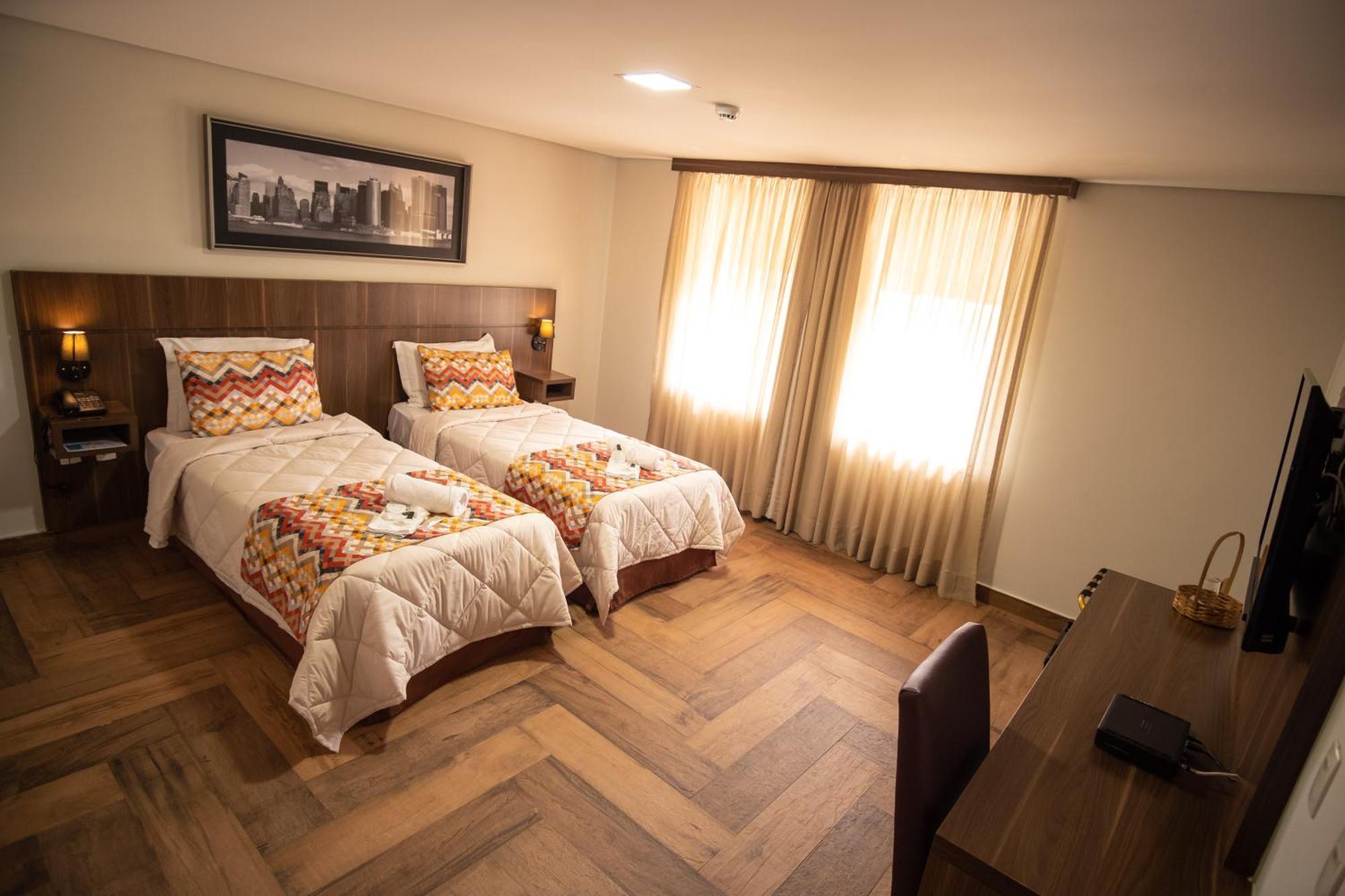 Padom Business Hotel Braganca Paulista Exterior photo